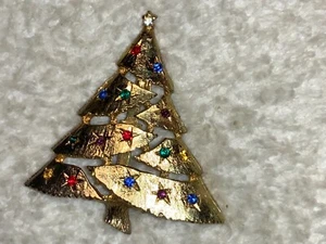 Vintage Multi Colored Rhinestone Brushed Gold Tone Christmas Tree Brooch Pin  - Picture 1 of 5