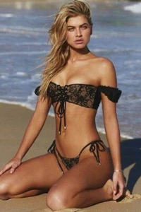 BRAND NEW BEACH BUNNY 2PC EVERLY BLACK LACE SET Med Small ALL SIZES - Picture 1 of 6