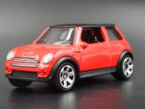 2001 - 2006 Mini Cooper S ROSSO 1:64 Scala da Collezione Diorama Modellino Auto - Foto 1 di 7