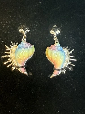 Pendiente retirado Franz Seashell enchapado en rodio porcelana esculpida tachuelas en caja Foto 1 de 4