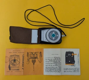 Leningrad 4 Light Meter - USSR with Leather Case and Manual - READ - Picture 1 of 5