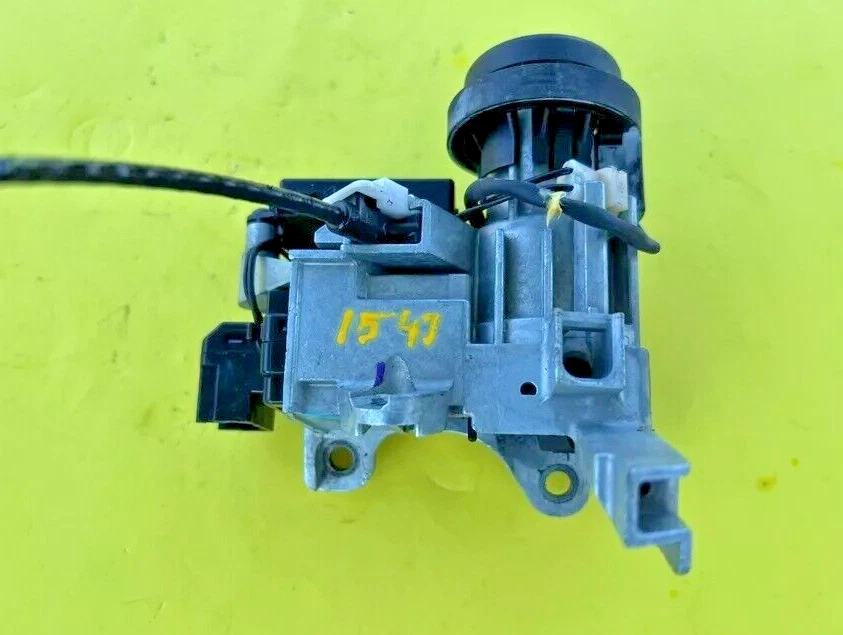 2015 CHEVROLET TAHOE STEERING IGNITION SWITCH LOCK W/OUT KEY OEM 13500157 - Image 1 of 4