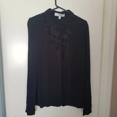 Camisa camafeo con panel de encaje negra talla M  Foto 1 de 4