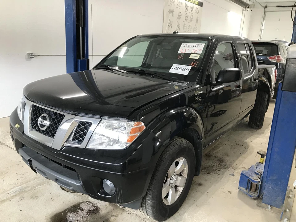 Used Front Left Seat Belt Front fits: 2012 Nissan Frontier bucket driver retract - Image 1 of 4