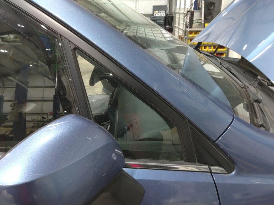 Subaru Forester 2014-2016 puerta delantera ventilación vidrio lado derecho pasajero OEM Foto 1 de 1