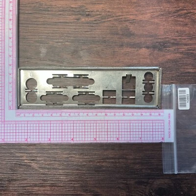 Protector de E/S ATX para placa base desconocida placa posterior de E/S Foto 1 de 2