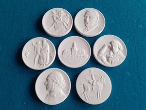 7 Porzellan Medaillen aus Meissen - Bild 1 von 11