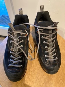 boys trail hiking shoes, Garmont, vgc size 6.5...ideal for Via Ferrata and MTB - Picture 1 of 3