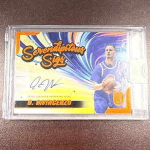 2024 Topps 3 Donte Divincenzo Serendipitous Sigs Auto/25 - Imagen 1 de 2
