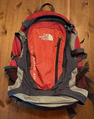 Mochila The North Face Solaris 40 Roja Senderismo Mochilero Mochila de Día Bolsa Foto 1 de 4