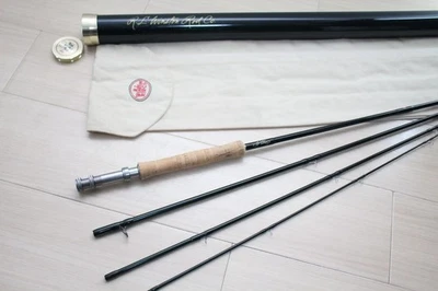 R.L. Winston Boron IIIx 10'0" 4wt 4pc Fly Rod –Made in Twin Bridges, Montana D39 - Image 1 of 4
