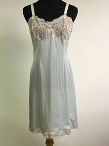 Vintage 1960's Wonder Maid Blue Nylon Full Slip Size 36 - Picture 1 of 4