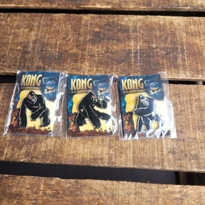 X3 King KONG Pin badge on original card, The 8th Wonder of the World X3 - Picture 1 of 5