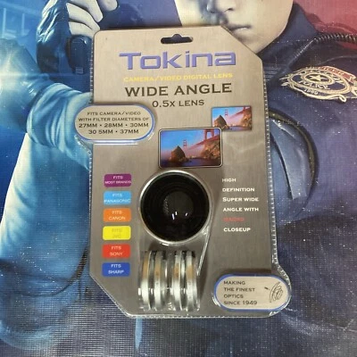 Tokina 0.5X AF Pro High Definition Digital Wide Angle Lens with Macro - Image 1 of 4