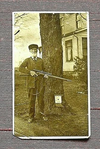 BEARDED GENTLEMAN HOLDING SHARPSHOOTER RIFLE TARGET EARLY SEPIA TONED PHOTOGRAPH - Picture 1 of 2