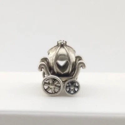 Подвеска для перевозки тренера Disney из чистого серебра Cinderella только без цепи Swarovski - Изображение 1 из 4