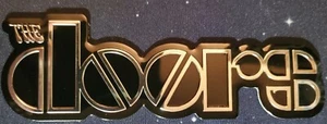 THE DOORS LOGO - LIZENZIERTER SCHWERER ALUMINIUM EMBLEM AUFKLEBER - Bild 1 von 1