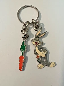 Warner Brothers 1999 Bugs Bunny And Carrot emaillierter Schlüsselanhänger - Bild 1 von 3