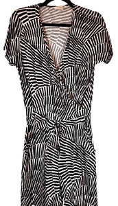Boden Jumpsuit Size 4L Black White Wrap Front Short Sleeve Travel Beachy Pockets - Picture 1 of 11