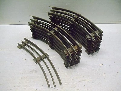 OLD VINTAGE  O GAUGE TRAIN TRACK LOT OF 12 BANKED CURVES  & PINS - Image 1 of 4