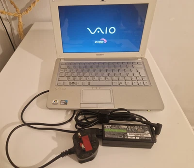 Sony Vaio VPCW12S1E Netbook/Laptop 1.66 Ghz 2 GB RAM Win 10 Home - Image 1 of 4