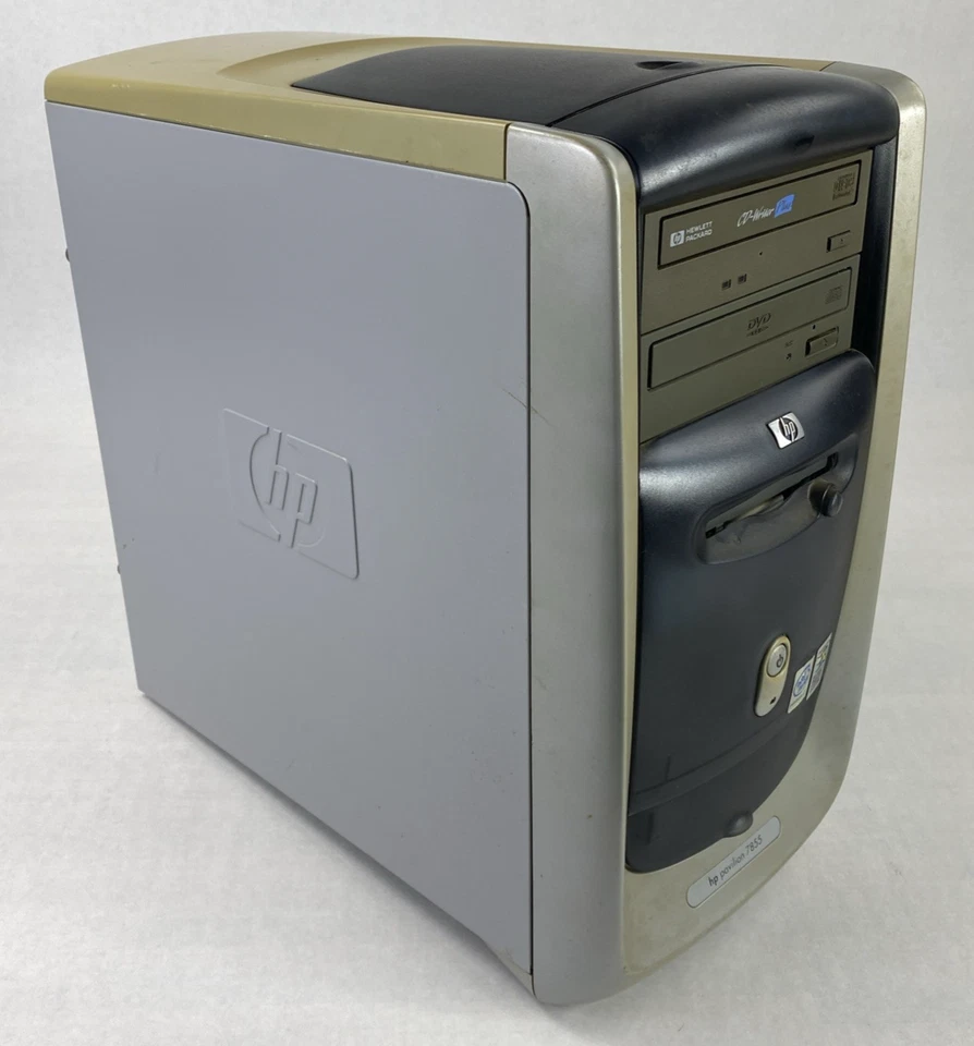 HP Pavilion 7855 MT Intel Pentium III 1,00 GHz 128 MB RAM sin disco duro sin sistema operativo Foto 1 de 4