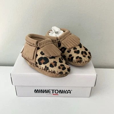 Botín Minnetonka Riley Infantil Talla 1 Cuero Mocasines Marrón Animal Leopardo Foto 1 de 4