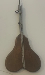 Antique Vintage Shuttle Wooden Rug Hooking Needle Tool - Picture 1 of 6