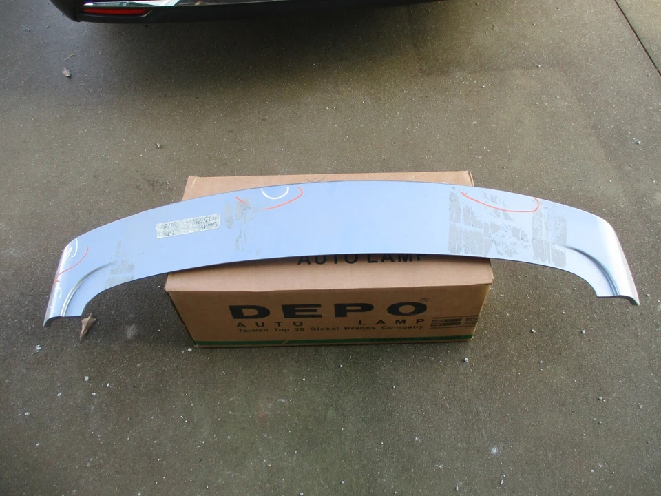 Alerón del portón trasero OEM 2013 2014 2015 2016 2017 2018 HYUNDAI SANTA FE Foto 1 de 4