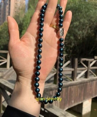 18" stunning AAA+ Tahitian black round pearl Necklaces 14K Yellow Gold clasp - Image 1 of 4