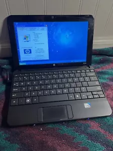 Netbook HP Compaq Mini 110 - CPU Intel Atom Windows XP 150 GB HDD 1 GB - Imagen 1 de 8