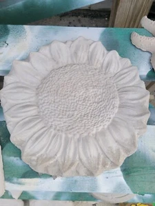 Handmade Concrete Cement Sunflower Stepping Stone Outdoor Garden Decor Art - Picture 1 of 4