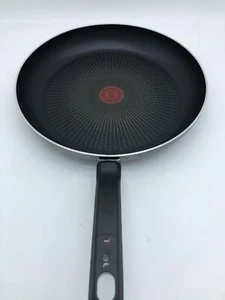 Sartén Tefal Resist 32 cm, titanio antiadherente, apta para cocina de gas - Imagen 1 de 6