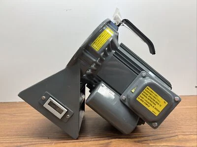 Motor NIDEC CORP EN-8T1 para bomba de desplazamiento DIS-250 Foto 1 de 4