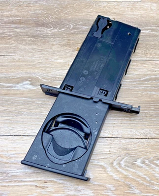 06-13 BMW 328i 335i Pasajero Derecho Salpicadero Portavasos Parte # 51457127461 Fabricante de Equipo Original Foto 1 de 4