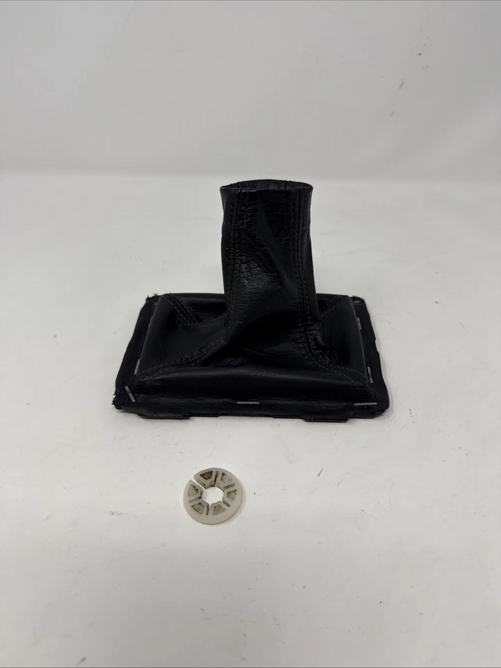 2005 - 2010 Scion TC 5 velocidades botão de mudança manual capa de couro bota fabricante de equipamento original - Imagem 1 de 4