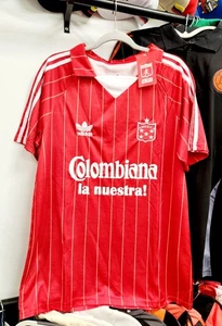 CAMISETA AMERICA DE CALI RETRO COLOMBIANA 1985 ROJA - RÉPLICA - CAMISETA DE FÚTBOL - Imagen 1 de 5