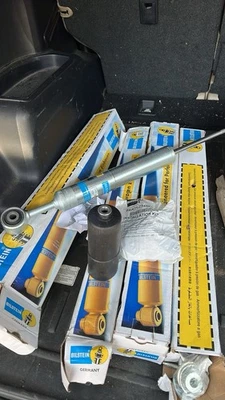 Bilstein Serie 5100 2-3” Amortiguadores Ajustables para 5ta Generación 4Runner Delanteros y Traseros  Foto 1 de 4