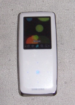 Reproductor MP3 multimedia digital Samsung YP-S3 (4 GB) blanco. Funciona muy bien, buen estado Foto 1 de 3