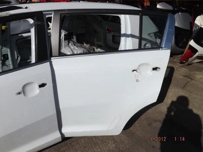 Kia Sportage Left Passenger Rear Door With Elictric Window Regulator  2010-2016M - Image 1 of 4