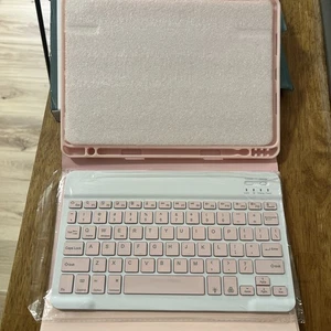 NEU Hellrosa Drahtlose Bluetooth Tastatur Hülle für iPad 10,5" Air 3/Pro 2017 - Bild 1 von 4