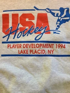 USA HOCKEY 1994 PLAYER DEVELOPMENT XL SWEATSHIRT 22x24 LAKE PLACID New YORK - Picture 1 of 8