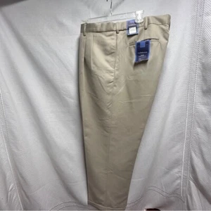 Chinos Croft & Barrow bronceados plisados delanteros versátiles ajuste clásico 42 x 30 - Imagen 1 de 11