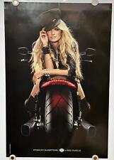 2008 Harley Davidson concessionnaire affiche promotionnelle tige en V muscle Marisa Miller 2 côtés