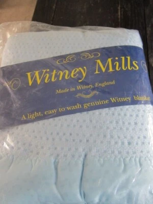 Brand New Vintage Whitney Mills Pale Blue Acrylic/Nylon Cellular Blanket Double - Image 1 of 4