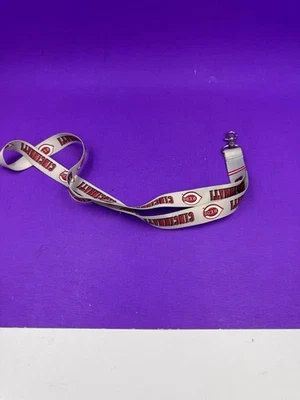 Cincinnati Reds MLB Lanyard Clip Neck Tag Buckle Keychain - Image 1 of 2