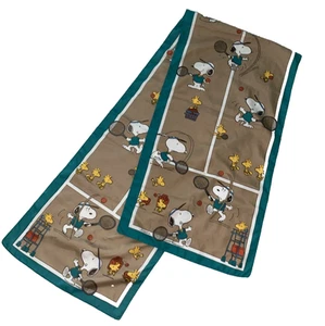 Bufanda Peanuts DE COLECCIÓN 1965 United Feature Snoopy Woodstock Sports 52"x 12" - Imagen 1 de 11