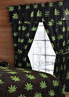 NUEVO JUEGO DE CORTINAS HOJA DE MARIHUANA 5 PIEZAS CON PANELES, TIRANTES Y CENEFA  Foto 1 de 3
