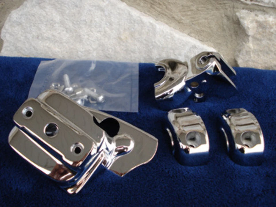 ХРОМИРОВАННЫЙ КОМПЛЕКТ КРЫШЕК УПРАВЛЕНИЯ РУЛЕМ HARLEY ДВОЙНОЙ ДИСК ROAD KING GLIDE 46099-98 - Изображение 1 из 1