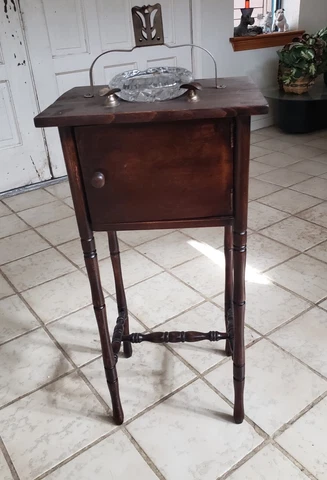 HT Cushman Smokers Humidor Stand with crystal ash Tray Cover
